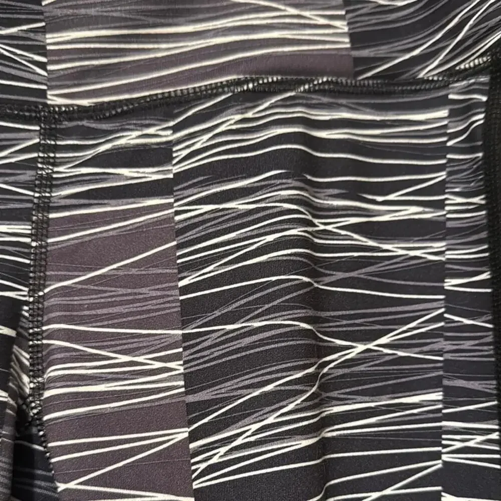 c9 by Champion Black & Gray Abstract Print Capris - Stylish Activewear